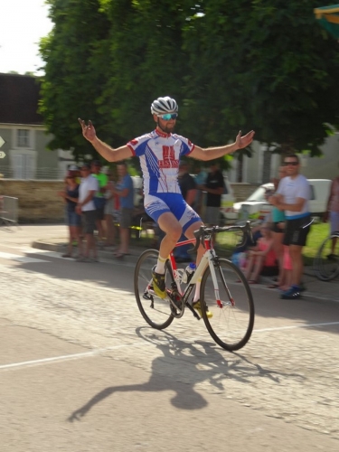 Ludovic Mathiot - 1 &egrave;re cat&eacute; - Champion D&eacute;partemental et R&eacute;gional  2017 route  + CLM 2017 avec l'ASUC MIGENNES- FFC en 2018